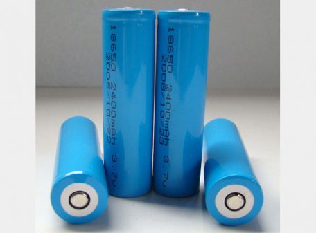 Battery: Rechargeable Lithium Ion 18650 Raised Positive